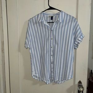 (✨ 3 for $15) Striped short sleeve button up shirt